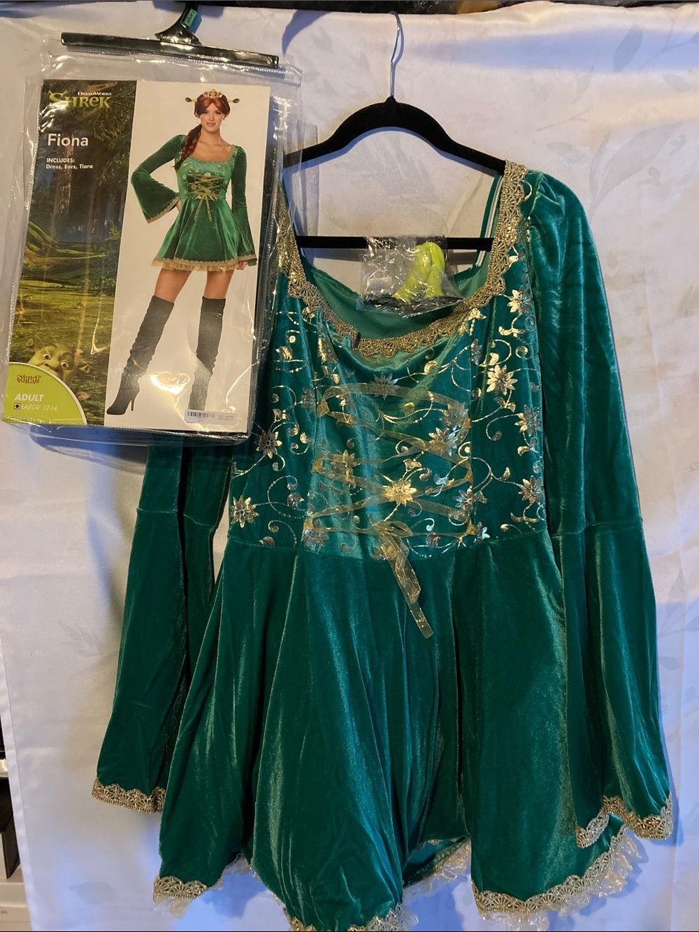Spirit Halloween Shrek Adult Sassy Fiona Costume large brand new